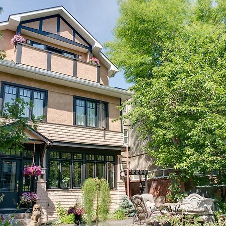 Calgary Westways Guest House Екстер'єр фото