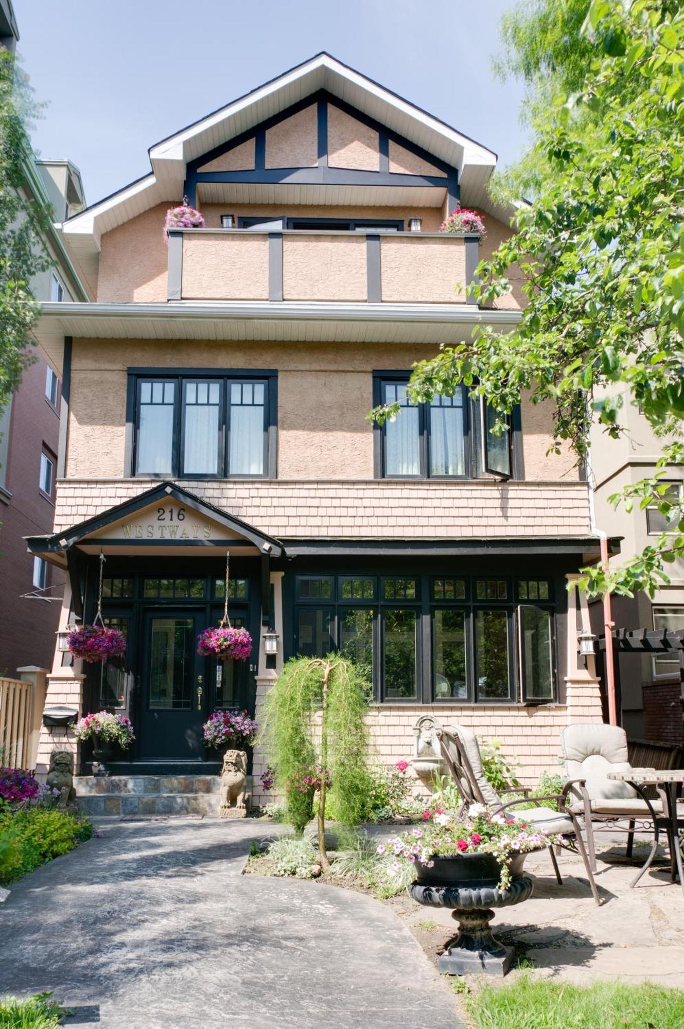 Calgary Westways Guest House Екстер'єр фото