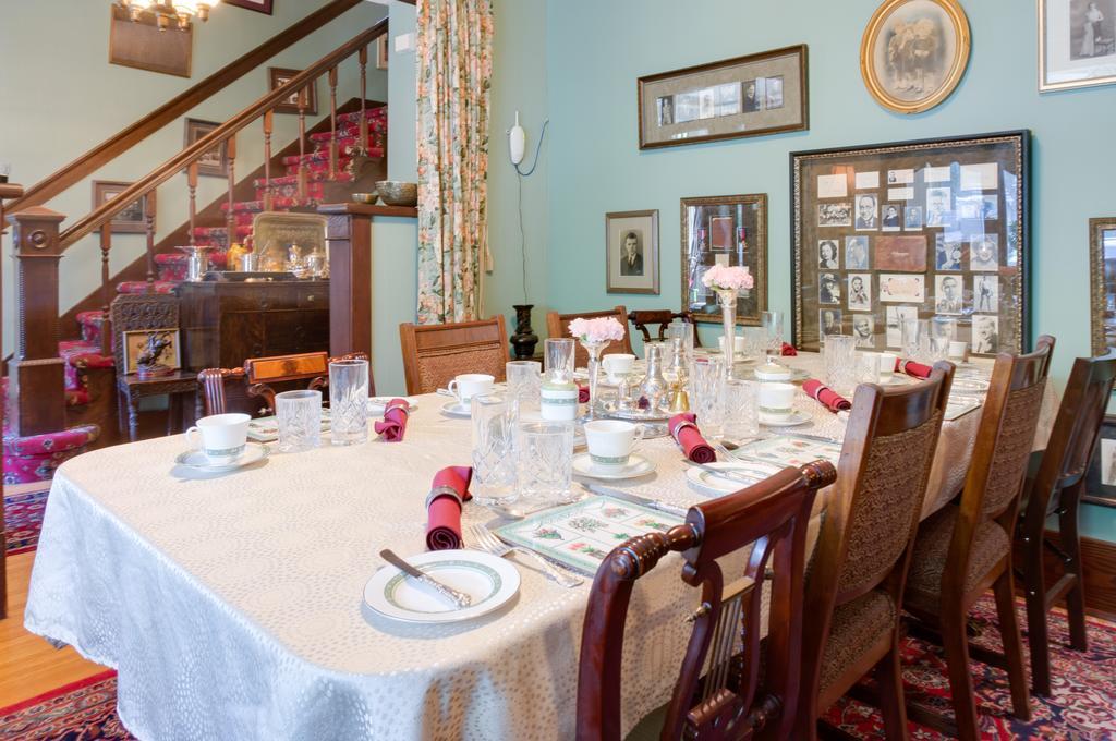 Calgary Westways Guest House Екстер'єр фото