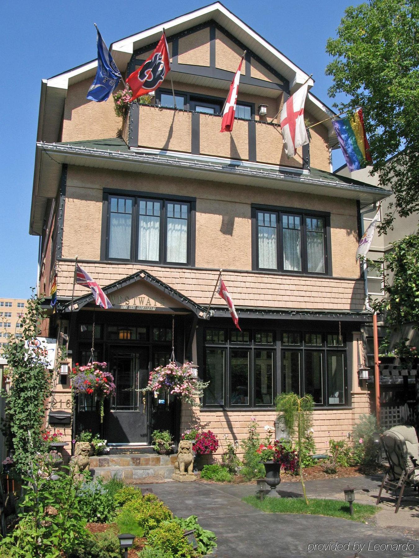 Calgary Westways Guest House Екстер'єр фото