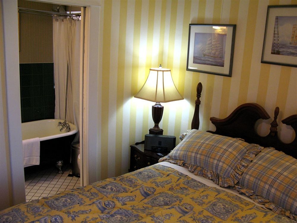 Calgary Westways Guest House Екстер'єр фото