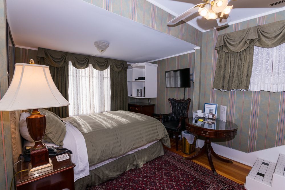 Calgary Westways Guest House Екстер'єр фото