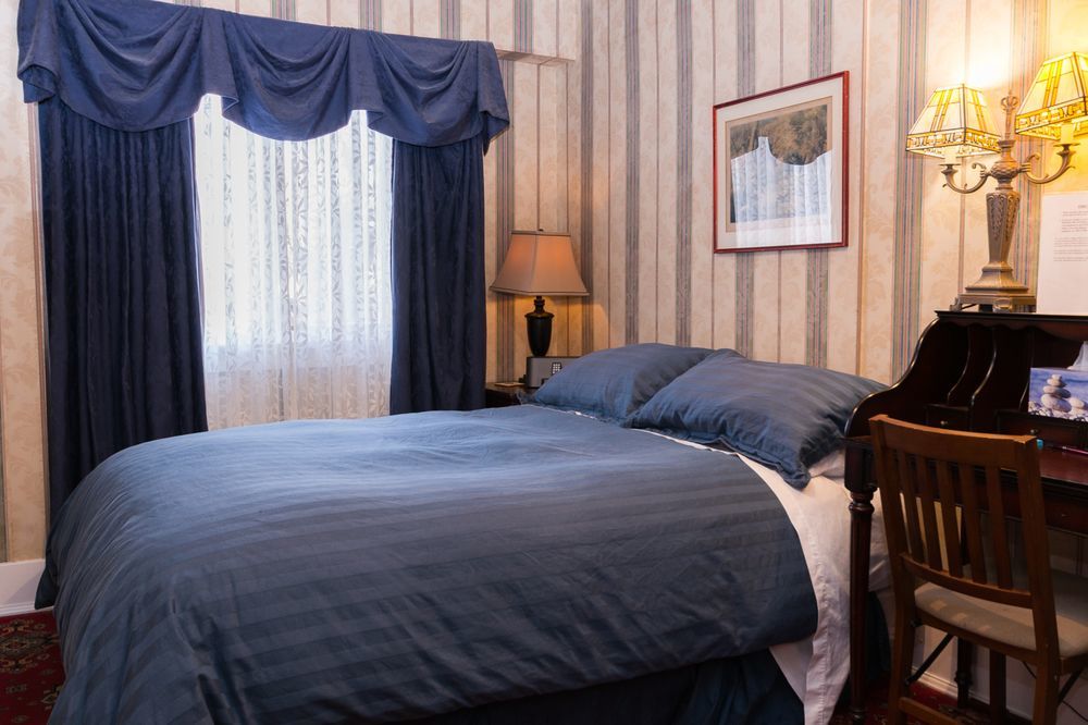 Calgary Westways Guest House Екстер'єр фото