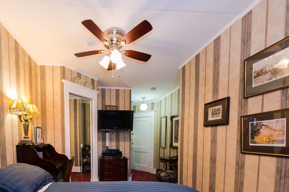 Calgary Westways Guest House Екстер'єр фото