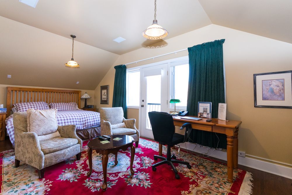 Calgary Westways Guest House Екстер'єр фото